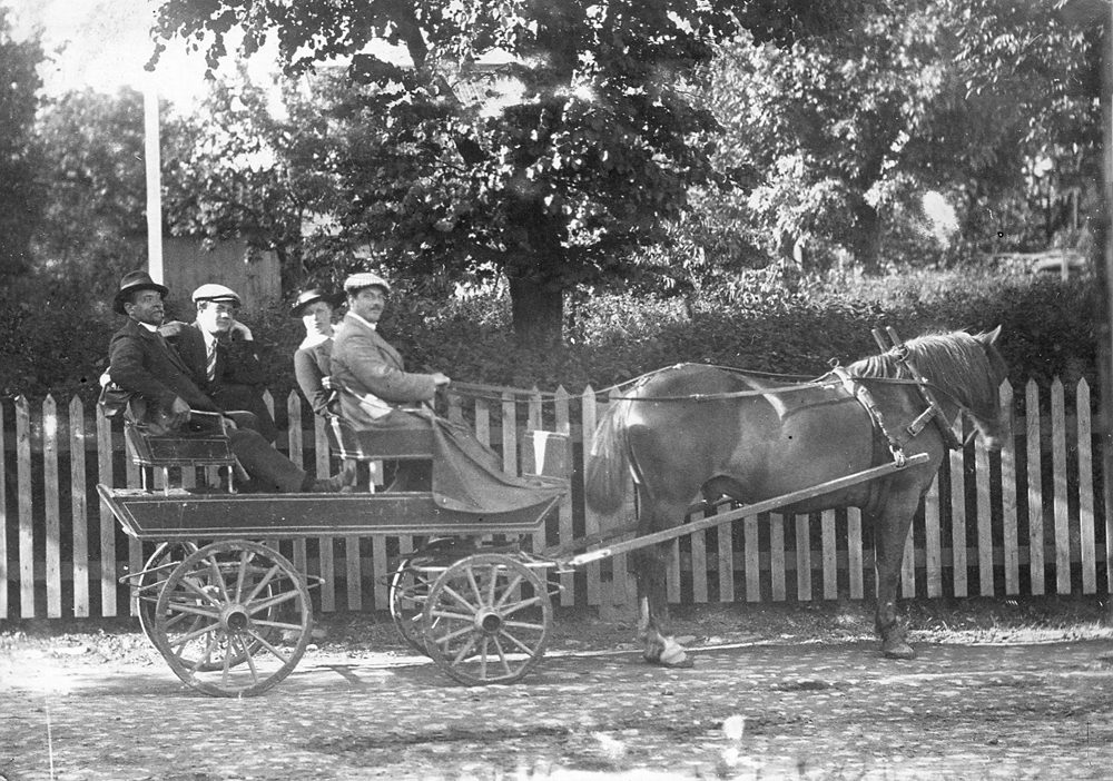 Horse-drawn carriage was a common means of transport to Norrtälje.